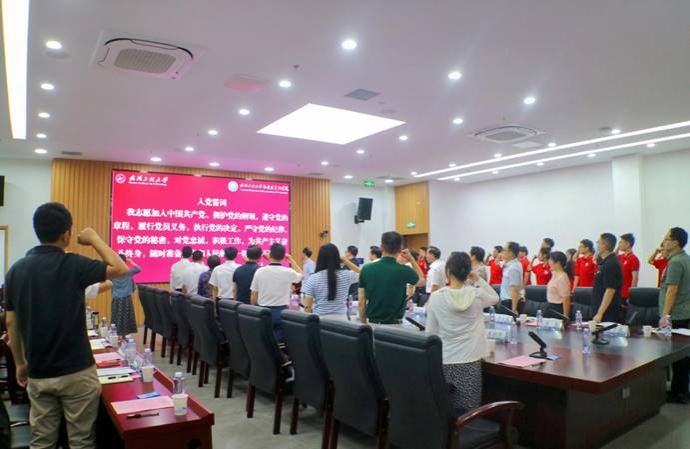 ˵: a1b2ce4216c24b8c483e34a34144191