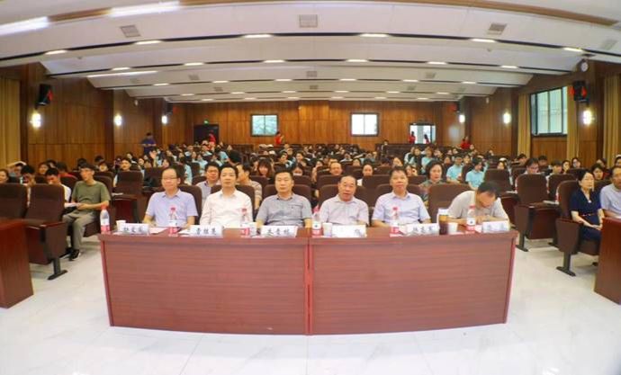 ˵: 640f70c4ad5141d56fdf86dd995de3e